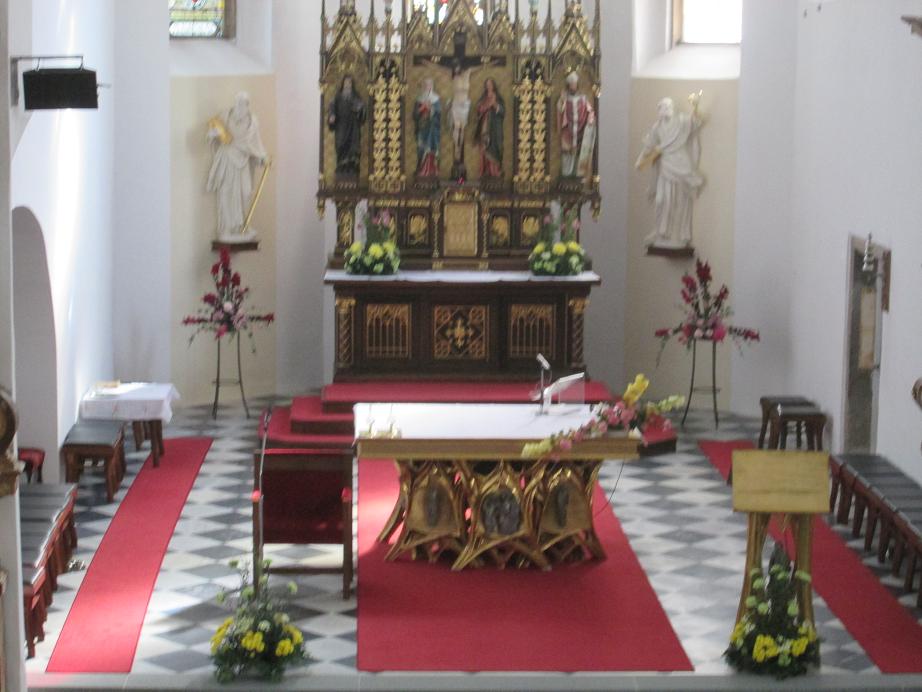 pohled do presbytáře